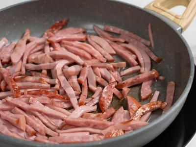 Sultinys su kopūstais ir dešromis Žingsnis 2