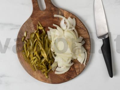 Sultinys su kopūstais ir dešromis Žingsnis 3