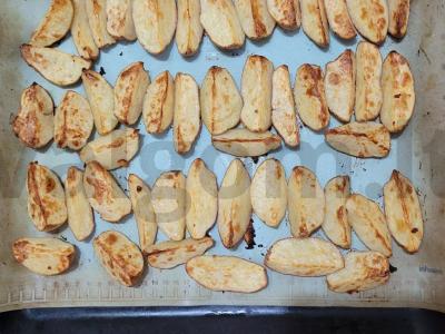 Bulvės su odele, keptos su česnaku Žingsnis 3