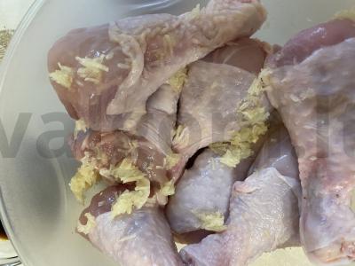 Vištienos blauzdelės marinuotos saldžiarūgščiame pomidorų padaže Žingsnis 2