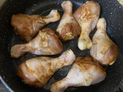 Vištienos blauzdelės marinuotos saldžiarūgščiame pomidorų padaže Žingsnis 6