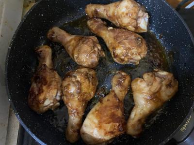 Vištienos blauzdelės marinuotos saldžiarūgščiame pomidorų padaže Žingsnis 7