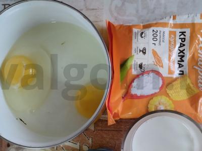 Kiaušinių blynai su pomidorais ir sūriu Žingsnis 1