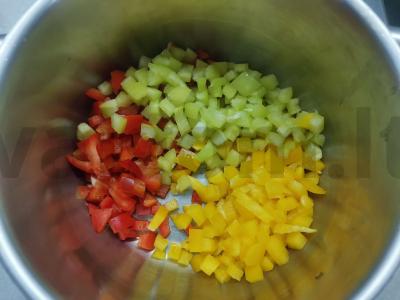 Salotos su pupelėmis, alyvuogėmis ir saldžiaisiais pipirais Žingsnis 1