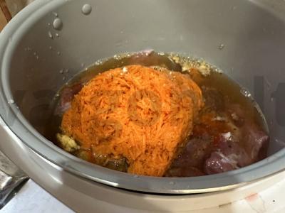 Troškinta bulvė su elniena lėtoje viryklėje Žingsnis 6