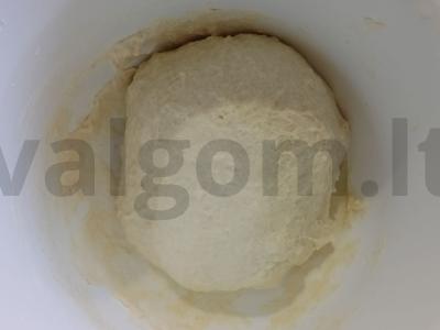 Cinamoninės bandelės su rauginiu Žingsnis 1