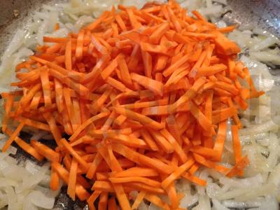 Nuostabūs kalakutienos kotletai grietinės padaže Žingsnis 3