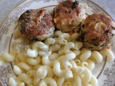 Nuostabūs kalakutienos kotletai grietinės padaže pagrindine nuotrauka