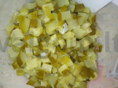 Vištienos krūtinėlės, bulvių ir marinuotų agurkų salotas Žingsnis 1