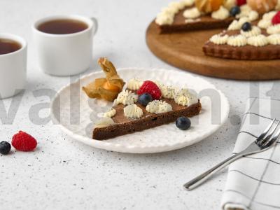 Šokoladinis pyragas su alumi pagrindine nuotrauka