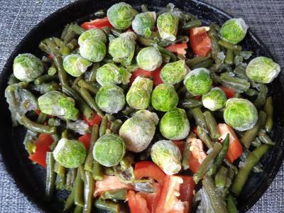 Kiaulienos šonkauliai, kepti su daržovėmis ir provanso žolelėmis Žingsnis 3