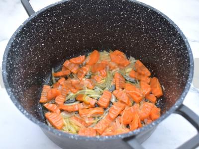 Vištienos ir bulvių troškinys Žingsnis 2