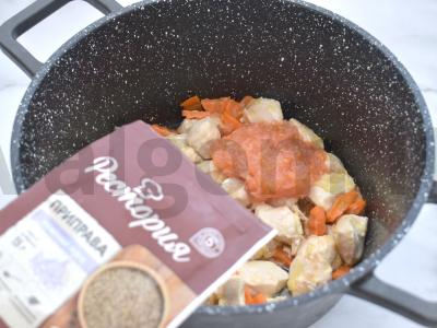 Vištienos ir bulvių troškinys Žingsnis 4