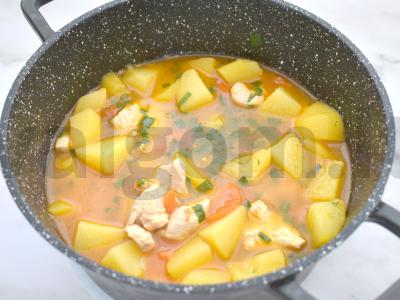 Vištienos ir bulvių troškinys Žingsnis 6