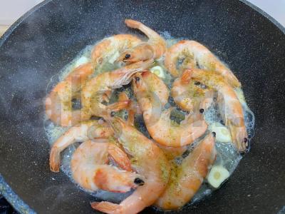 PP salotas su agurkais ir krevetėmis Žingsnis 3