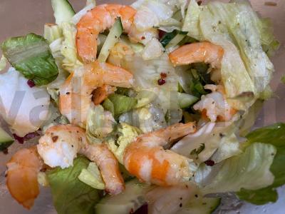 PP salotas su agurkais ir krevetėmis pagrindine nuotrauka