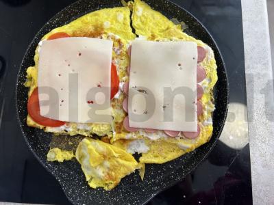 Sumuštinis su kiaušiniu ir dešrelėmis pusryčiams Žingsnis 8