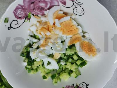 Salotas su kukurūzais ir lašiniais Žingsnis 1