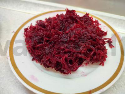 Silkės sumuštiniai su sūriu ir burokėliais Žingsnis 1