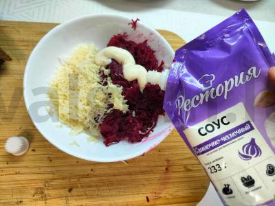 Silkės sumuštiniai su sūriu ir burokėliais Žingsnis 5