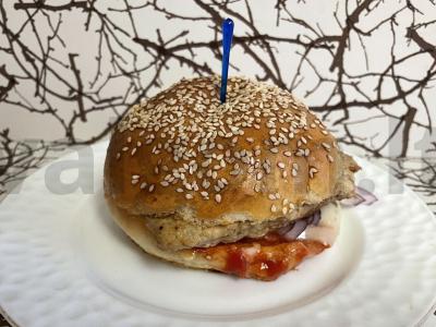 Sultingas burgeris namuose pagrindine nuotrauka