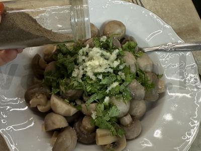 Marinuoti pievagrybiai su kalendra Žingsnis 3