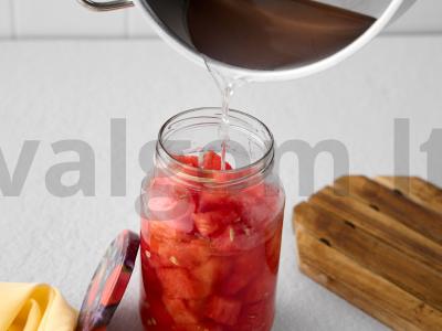 Marinuoti arbūzai žiemai Žingsnis 5