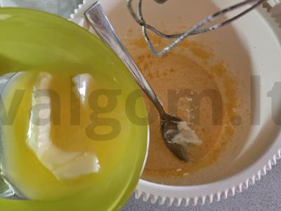 Abrikosų ir merengų pyragas „Aromatingas“ Žingsnis 3