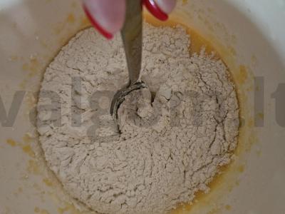 Abrikosų ir merengų pyragas „Aromatingas“ Žingsnis 4