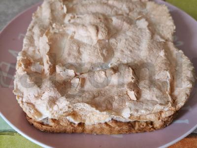 Abrikosų ir merengų pyragas „Aromatingas“ pagrindine nuotrauka