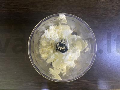 Kefyro blynai iš dviejų rūšių varškės orkaitėje Žingsnis 2