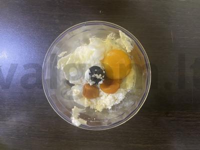 Kefyro blynai iš dviejų rūšių varškės orkaitėje Žingsnis 3