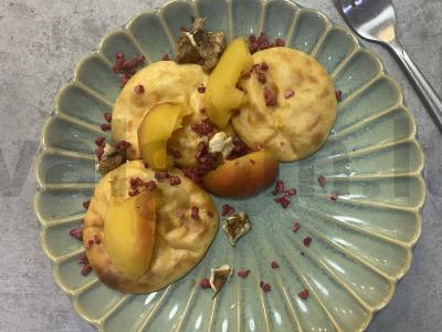 Kefyro blynai iš dviejų rūšių varškės orkaitėje pagrindine nuotrauka