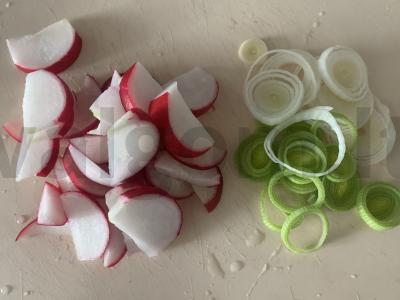 Salotas su sūriu, krabų mėsa ir daržovėmis Žingsnis 2