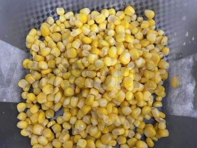 Salotos su graikiniais riešutais ir vištiena Žingsnis 1