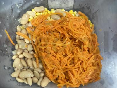 Salotos su graikiniais riešutais ir vištiena Žingsnis 3