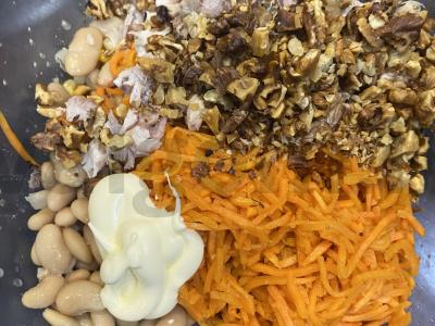 Salotos su graikiniais riešutais ir vištiena Žingsnis 6