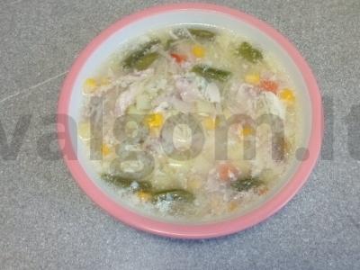 Sriuba su šaldytais daržovėmis, vermišeliais ir kiaušiniu vištienos sultinyje Žingsnis 6