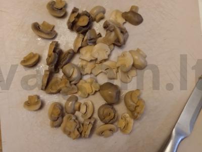 Chuka salotos su grybais ir kiaušiniu sezamo padaže Žingsnis 2