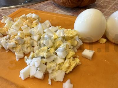 Korejinių morkų ir rūkytos vištienos salotas Žingsnis 3