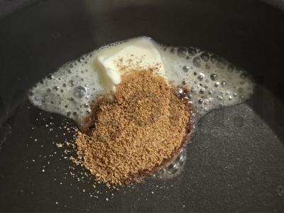 Aromatingi karamelizuoti persikai Žingsnis 2