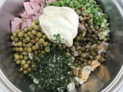 Olivje salotos su kaparėliais Žingsnis 7