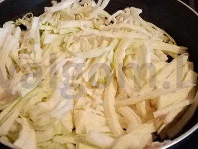 Kopūstų ir voveraičių pyragas Žingsnis 2