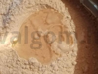 Kopūstų ir voveraičių pyragas Žingsnis 5