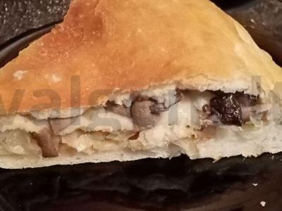 Kopūstų ir voveraičių pyragas pagrindine nuotrauka