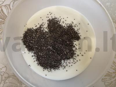 Grietinės desertas su mėlynių uogiene, chia sėklomis ir moliūgų sėklomis Žingsnis 2