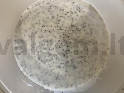 Grietinės desertas su mėlynių uogiene, chia sėklomis ir moliūgų sėklomis Žingsnis 3