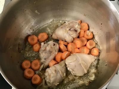 Vištienos ir daržovių sriuba-sos Žingsnis 3