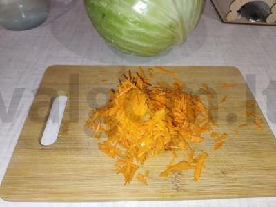 Marinuota kopūstai su actu Žingsnis 1