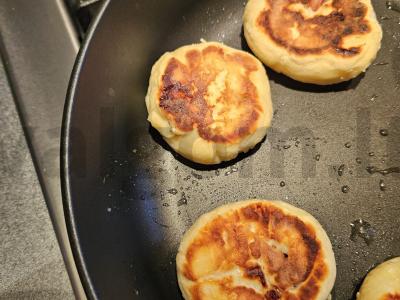 Sūrio blynai su cukatais Žingsnis 5